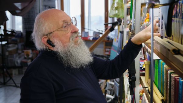 Битва за восток Москвы. Как Вассерман борется за кресло в Думе с "нищим" коммунистом и феминисткой