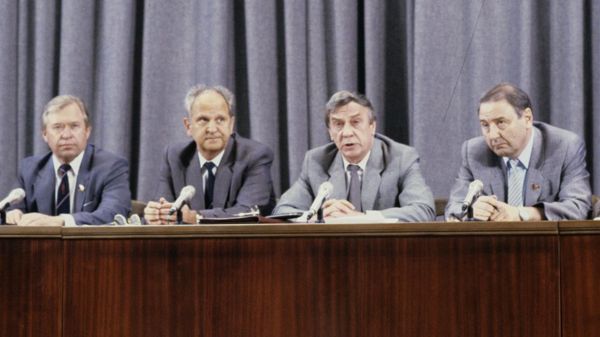 30 лет назад начался провальный путч ГКЧП. Воспоминания действующих лиц