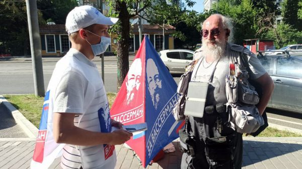 Битва за восток Москвы. Как Вассерман борется за кресло в Думе с "нищим" коммунистом и феминисткой