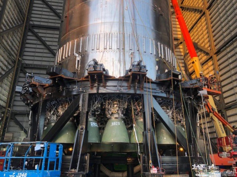 SpaceX показала ускоритель Super Heavy прототипа Starship SN20