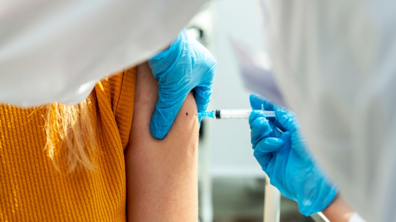 Прокуратура проверит сообщения о смерти после вакцинации от COVID на Кубани