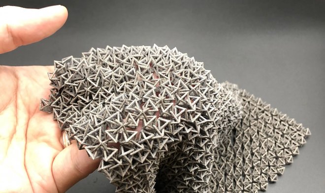 Ученые разработали ткань нового поколения в виде пуленепробиваемой кольчуги