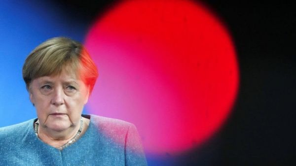 Дайджест: партия Меркель теряет лидерство, Германии грозит политический вакуум