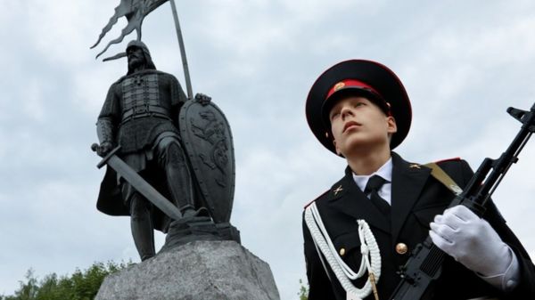 "Духовный суверенитет". Какие памятники Александру Невскому ставят в России