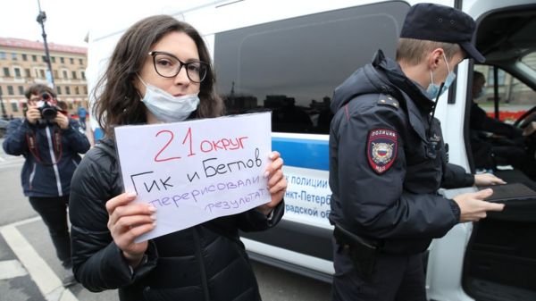 "Лучше проводить выборы посредством лотереи". Как в Петербурге утверждали итоги голосования