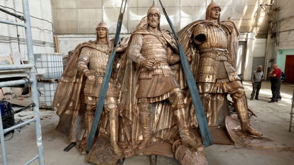 "Духовный суверенитет". Какие памятники Александру Невскому ставят в России