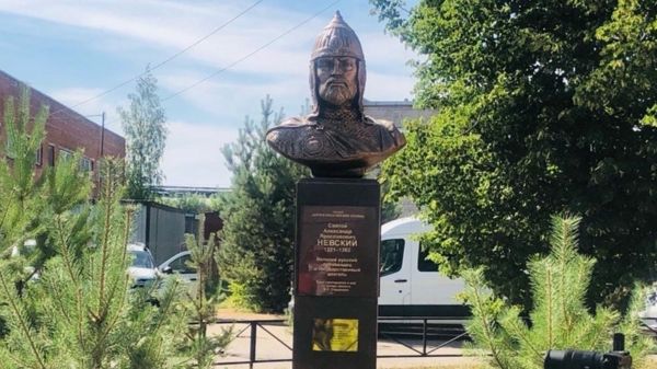 "Духовный суверенитет". Какие памятники Александру Невскому ставят в России