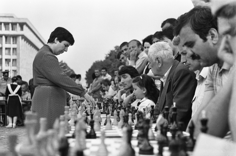 Шахматистка Гаприндашвили подала иск на $5 млн к Netflix из-за сериала "Ход королевы"