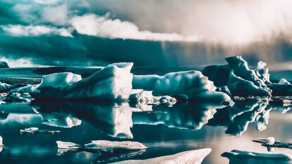 Ученые обнаружили связь между таянием ледников и изменением формы Земли