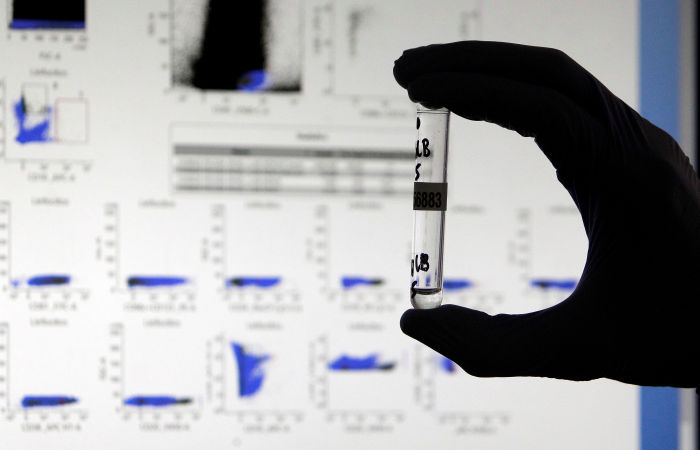 Ученые заявили, что из-за мутаций SARS-CoV-2 лучше передается по воздуху