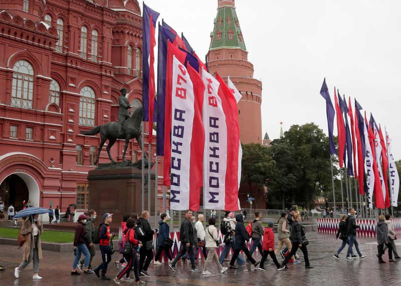 В Москве 13 человек не пустили выступать на концерте в День города. Они были в "базах ФБК" и участвовали в протестах