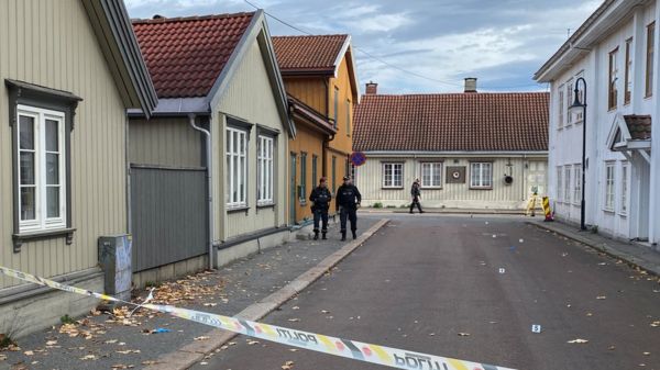 Полиция Норвегии назвала нападение в Конгсберге терактом. Человек, убивший пятерых из лука, недавно принял ислам