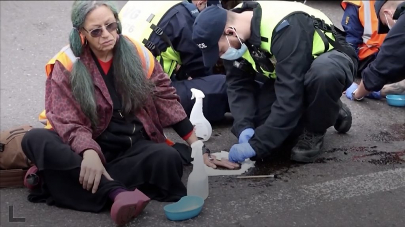 Дайджест: в Британии снова больше 50 тыс. случаев коронавируса в день, Москва вводит локдаун