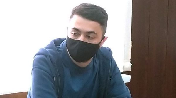 Суд потребовал сократить срок запрета на въезд в Россию для комика Мирзализаде с пожизненного до "разумного"