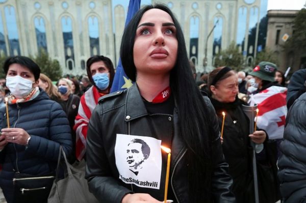 Дайджест: Медведев объяснил, почему Москве не нужен диалог с Киевом, Нуланд разрешили приехать в Россию