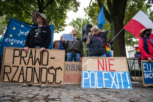 Дайджест: Медведев объяснил, почему Москве не нужен диалог с Киевом, Нуланд разрешили приехать в Россию