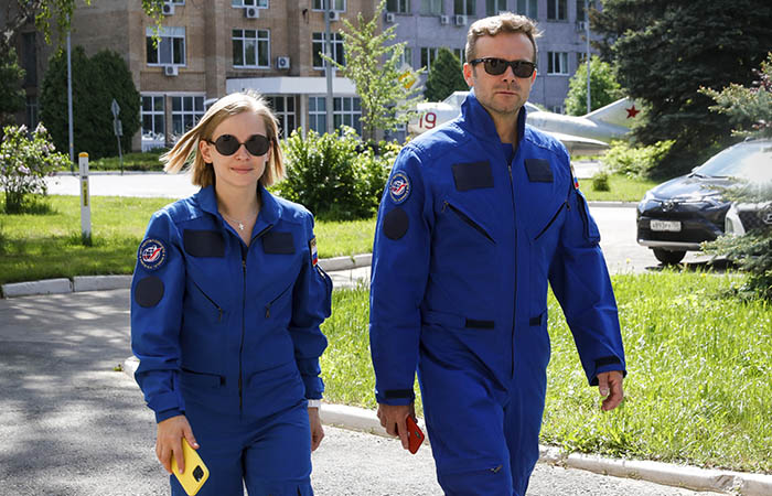 Госкомиссия утвердила актрису Пересильд и режиссера Шипенко к полету на МКС