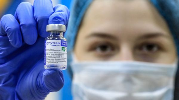 "Я против укола непроверенной бякой". Что ответили российские "противники вакцинации" на письмо врачей