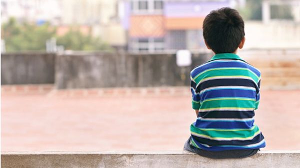 "Что не так с судьей?" Суд в Индии смягчил наказание за оральный секс с ребенком