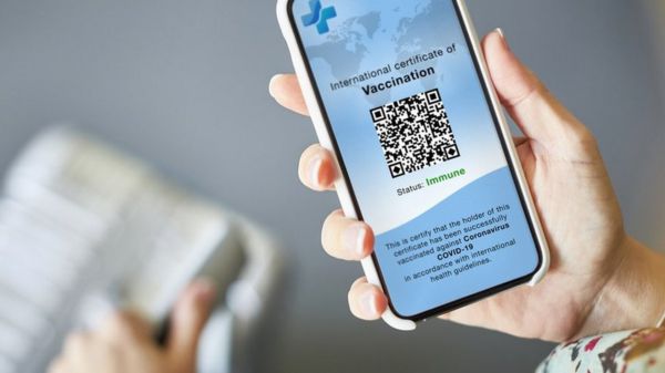 Коронавирус: ВОЗ и Британия озабочены новой мутацией из ЮАР, Европа рекомендует прививать детей