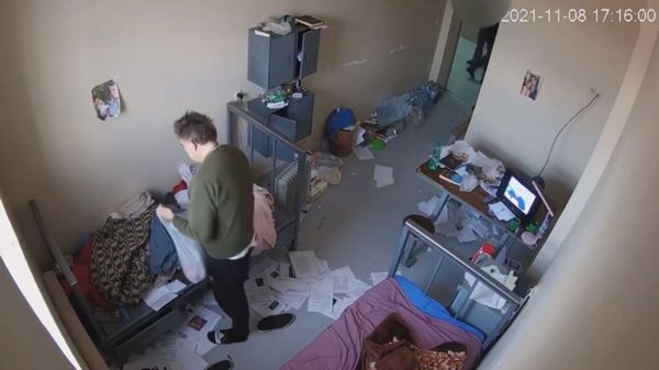 "Ты - раб Путина!". В Грузии опубликованы видео с Саакашвили в тюрьме; он готов прекратить голодовку, но с условиями