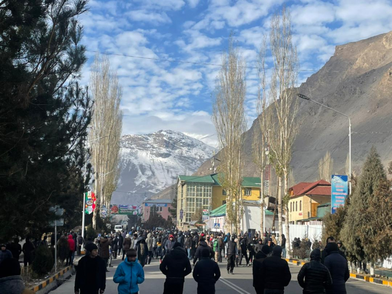 "Это был предупредительный выстрел". Прокурор сообщил о стрельбе во время протестов в таджикистанском Хороге