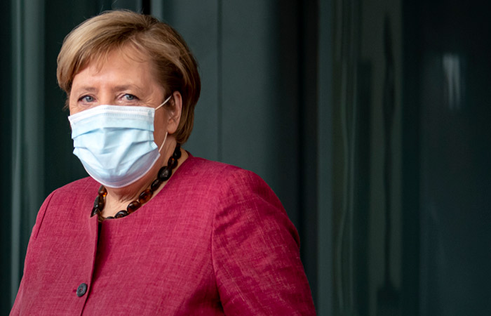 Меркель сказала Путину, что Белоруссия использует мигрантов как гибридное оружие против ЕС