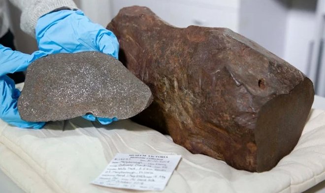 Найденный жителем Австралии гигантский &laquo;золотой самородок&raquo; оказался кое-чем гораздо более ценным 