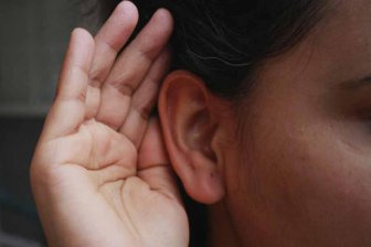 Почему некоторые люди утверждают, что «слышат» голоса мертвых