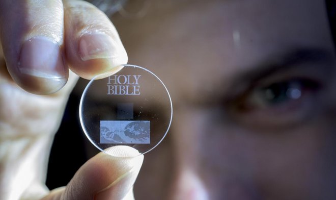 Технология 5D оптической памяти обеспечит человечество вечными носителями данных