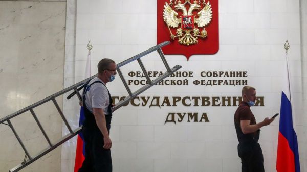 Дума разрешила губернаторам работать бессрочно и лишила Татарстан президента. Главное о законопроекте