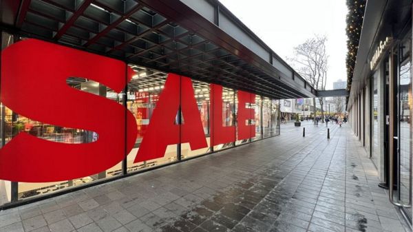 Коронавирус: Нидерланды закрылись на жесткий локдаун, Италия и Германия думают о новых ограничениях