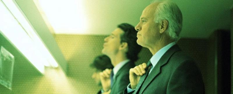 Более 10000 исследований опровергли устаревшее биологическое объяснение "успешных мужчин"