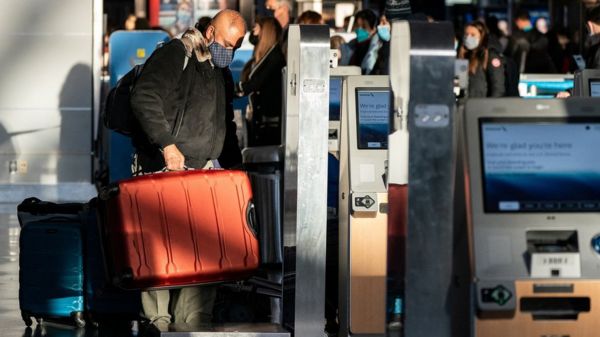 Дайджест: Из-за "Омикрона" тысячи авиарейсов отменены; Израиль хочет построить на Голанах новые поселения