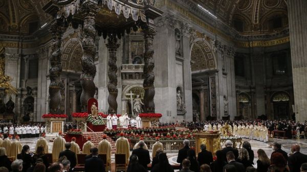Рождество: фотографии празднеств в Вифлееме и мессы в Ватикане