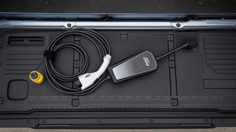 Новый пикап Ford сможет заряжать электромобили