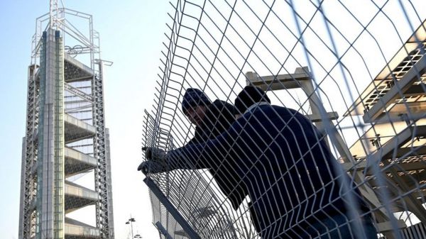 Коронавирус: в США - миллион заражений за сутки; Китай запечатал олимпийский "пузырь" и закрыл еще один город