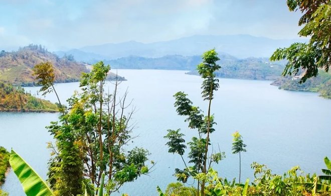 Африканское &laquo;озеро-убийца&raquo; Кива выглядит как рай, но таит в себе смертельный секрет 