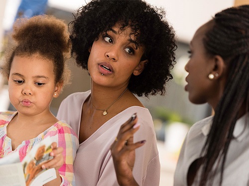 Эксперт говорит, что скоро у детей будет больше двух биологических родителей