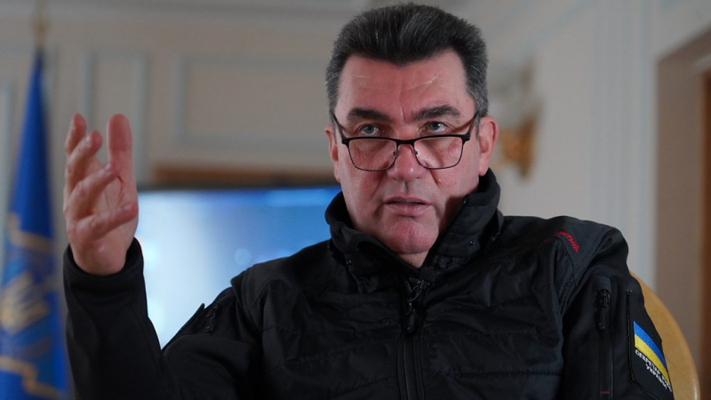 Секретарь СНБО Украины Алексей Данилов: война с Россией идет давно, повода для паники нет