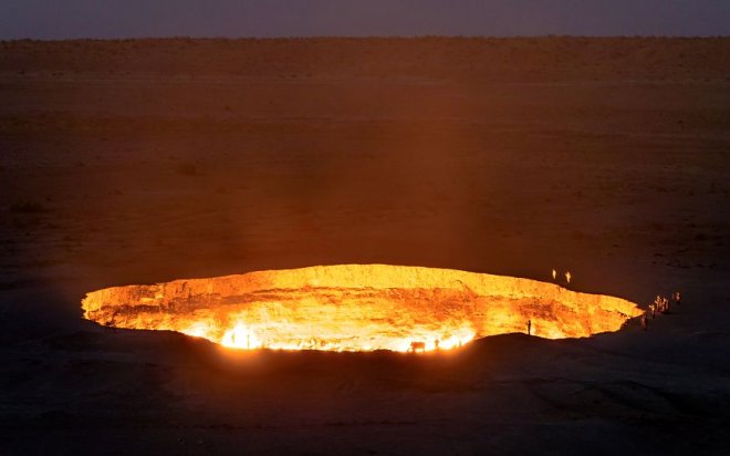 Президент Туркменистана распорядился потушить «Врата ада»