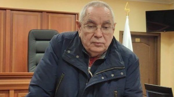 Отцу оппозиционера Ивана Жданова заменили условный срок на три года колонии