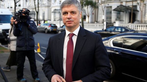 Кризис вокруг Украины: канцлер Германии встретился с президентом Украины, США переносят посольство во Львов