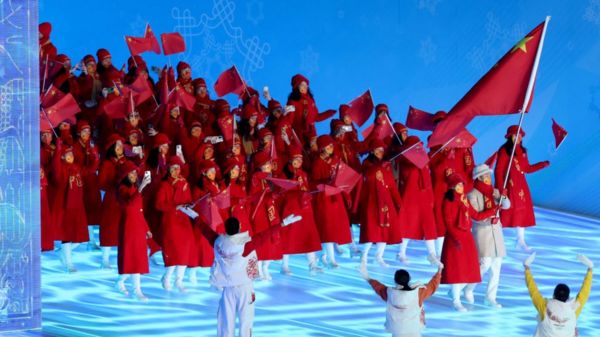 "Быстрее, выше, сильнее, вместе" и кадры со "спящим" Путиным. В Пекине прошла церемония открытия Зимних Олимпийских игр