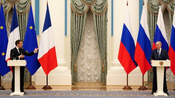 "Следующие дни будут решающими". Путин и Макрон говорили об Украине почти шесть часов