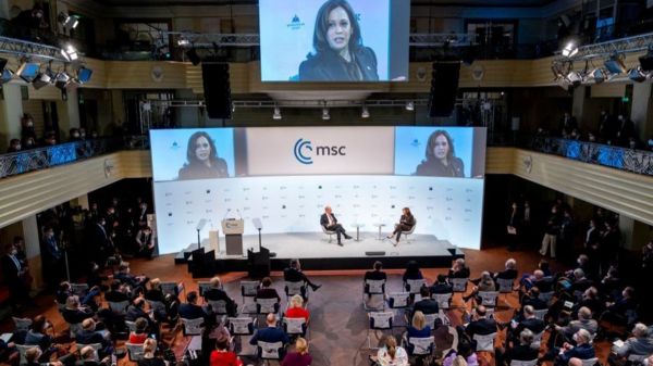 Зеленский в Мюнхене: есть лучшие способы помочь Украине, чем предупреждения о российском вторжении