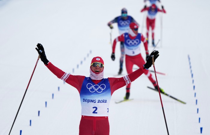 Большунов выиграл золото в марафоне, Якимушкин завоевал серебро - Новости Олимпиады 2022 в Пекине