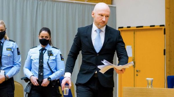 Норвежский суд отказал неонацисту Брейвику в досрочном освобождении