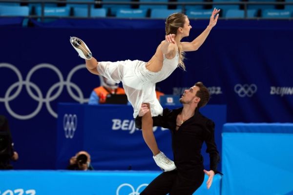 Олимпиада-2022: золото российских лыжниц и танцы на льду; решение о Валиевой пока не принято