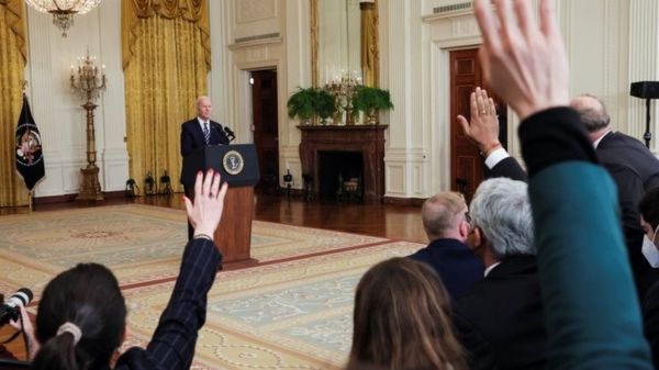 Сбербанк попал под санкции США. Кого еще наказал Байден за вторжение в Украину